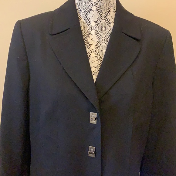 Tahari Black tailor jacket - Picture 3 of 8